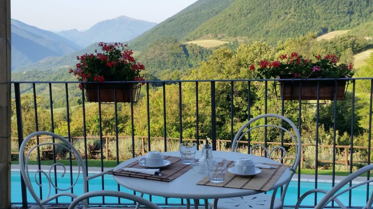 Agriturismo Roccagelli 발로 디 네라 외부 사진